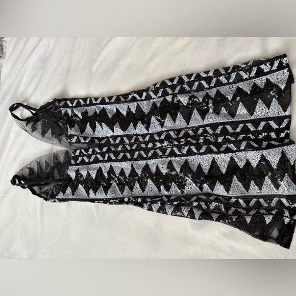 DRESSS - Picture 3 of 5